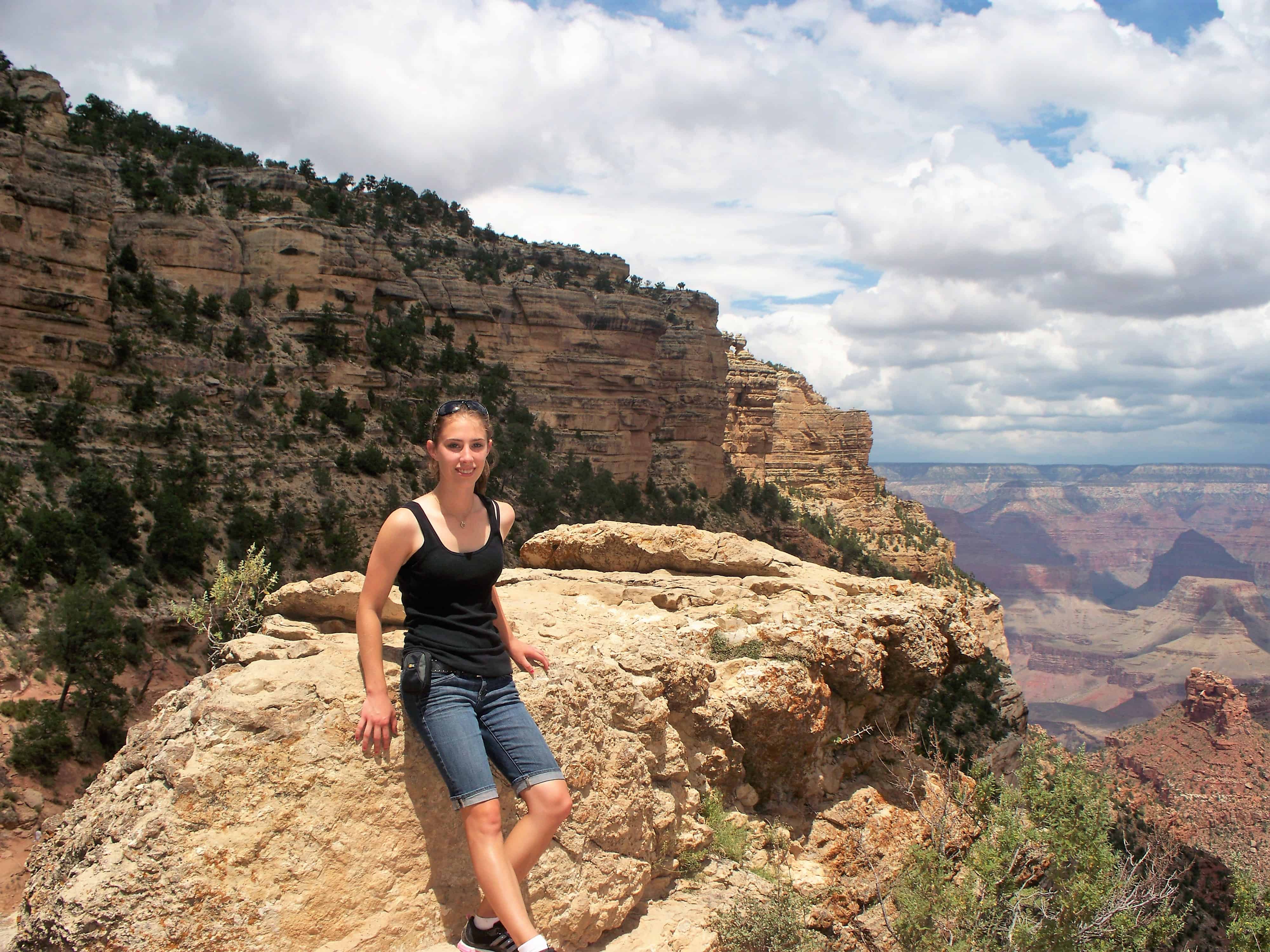 Things to do at Grand Canyon South Rim - Bright Angel Trail - Kari Kaps