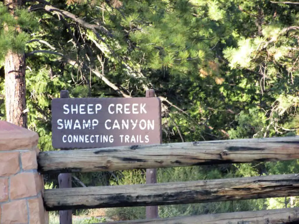 Swamp Canyon Loop Trailhead Bryce Canyon National Park #WalkingTheParks #BryceCanyonScenicDrive