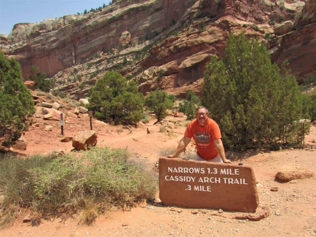 Sign for trailhead for Cassidy Arch