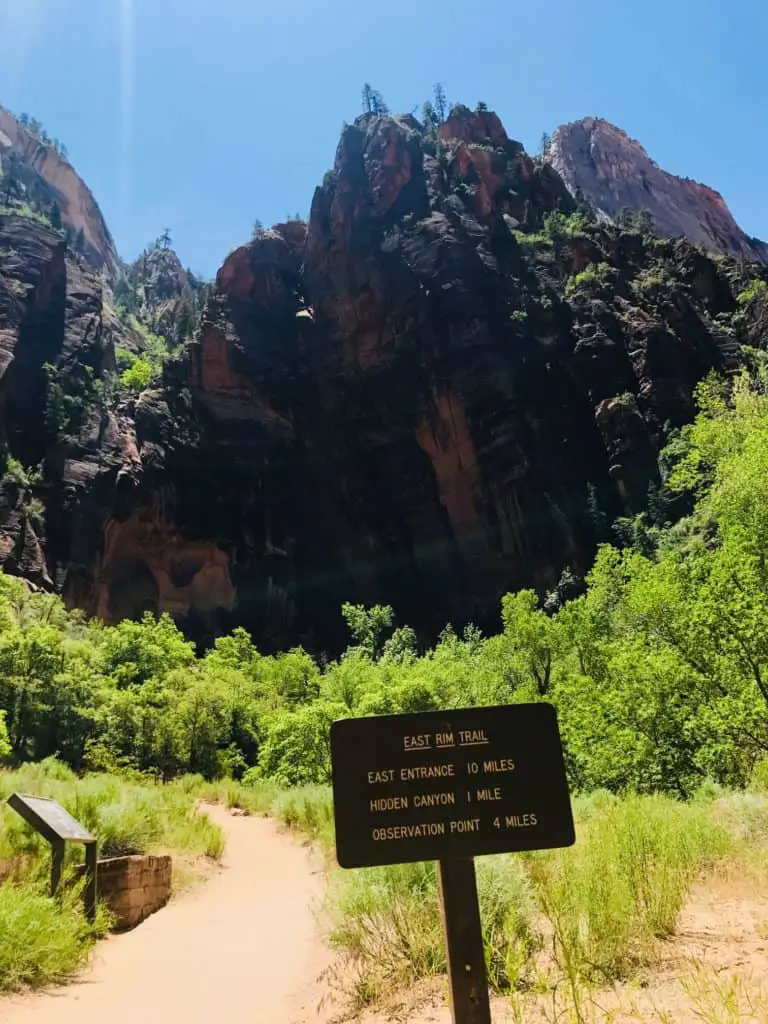 Sign for Trail head to Observation Point in Zion National Park