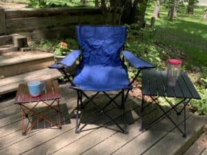 Folding chair with folding side tables