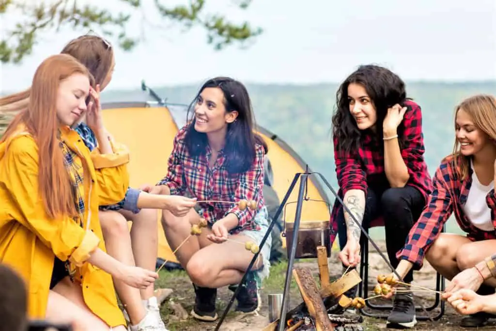 5 women camping