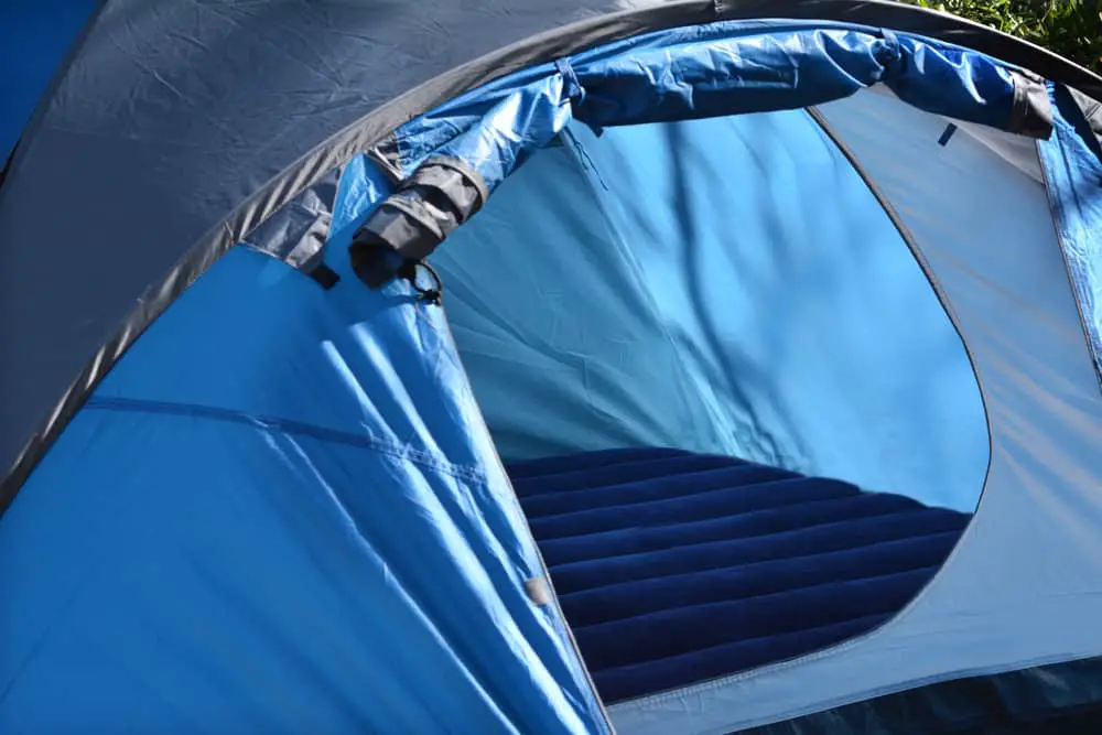 Air Mattress in Tent to insulate against cold floor when winter camping