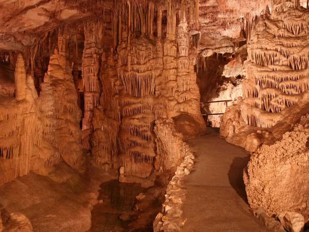 walkway through Lehman Caves