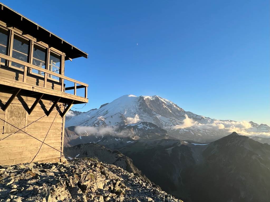 Mount Rainier in background with mount fremont lookout in the front