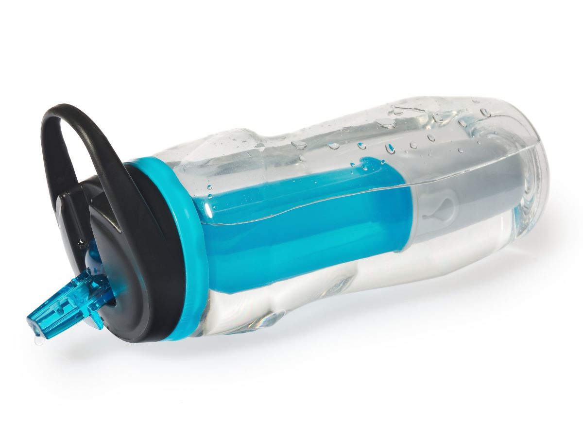 Best Way to Carry Water While Hiking Bottles vs. Bladders